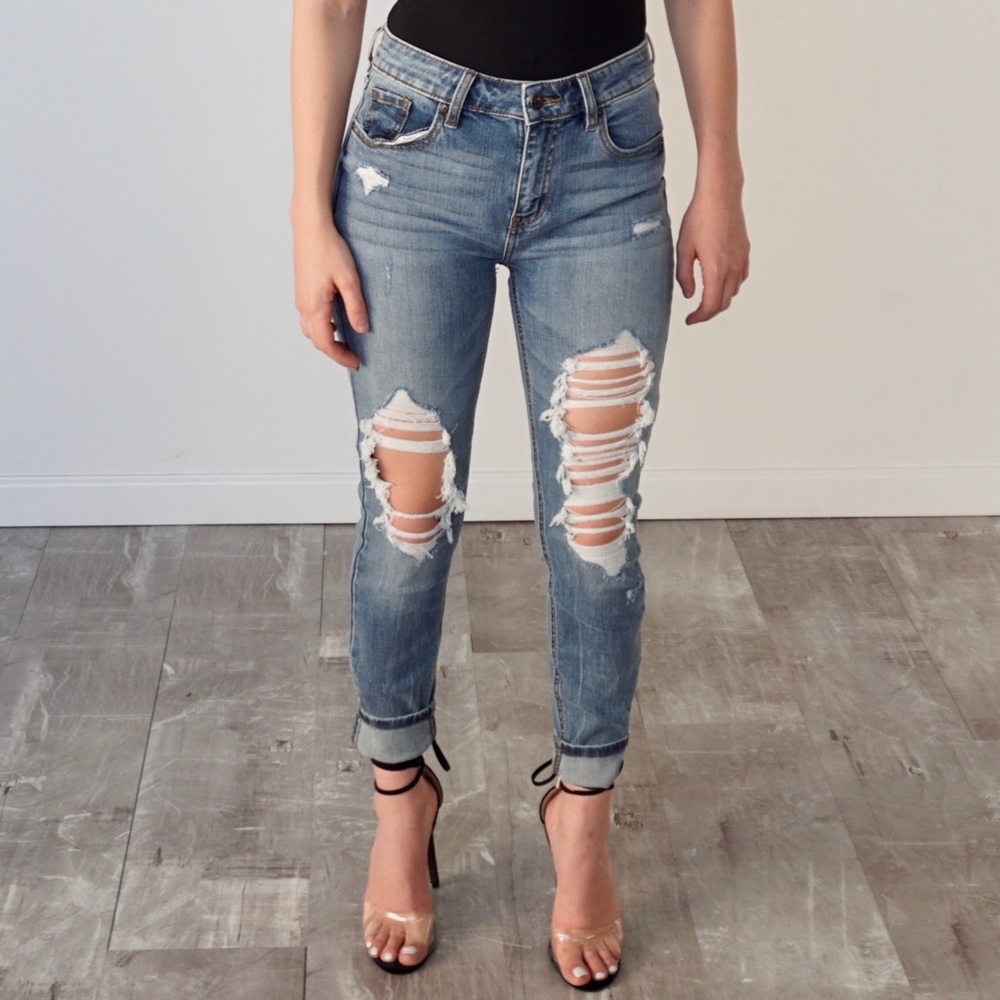 NEW Distressed Jeans🔥